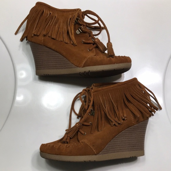 Minnetonka Women’s Leather Suede Moccasin Fringe Tassel Lace-Up Wedge Booties - Picture 6 of 9